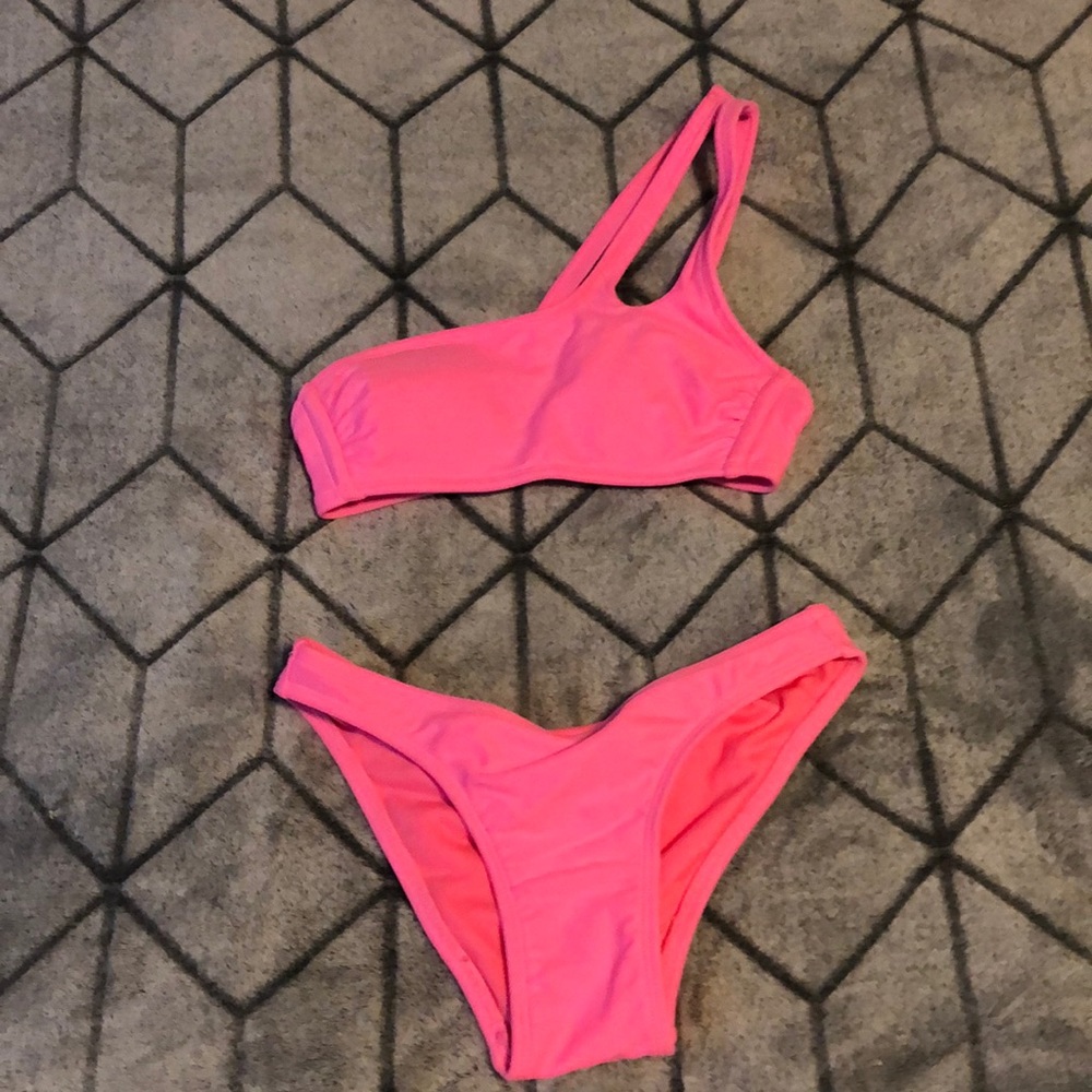 pink bikini set!
